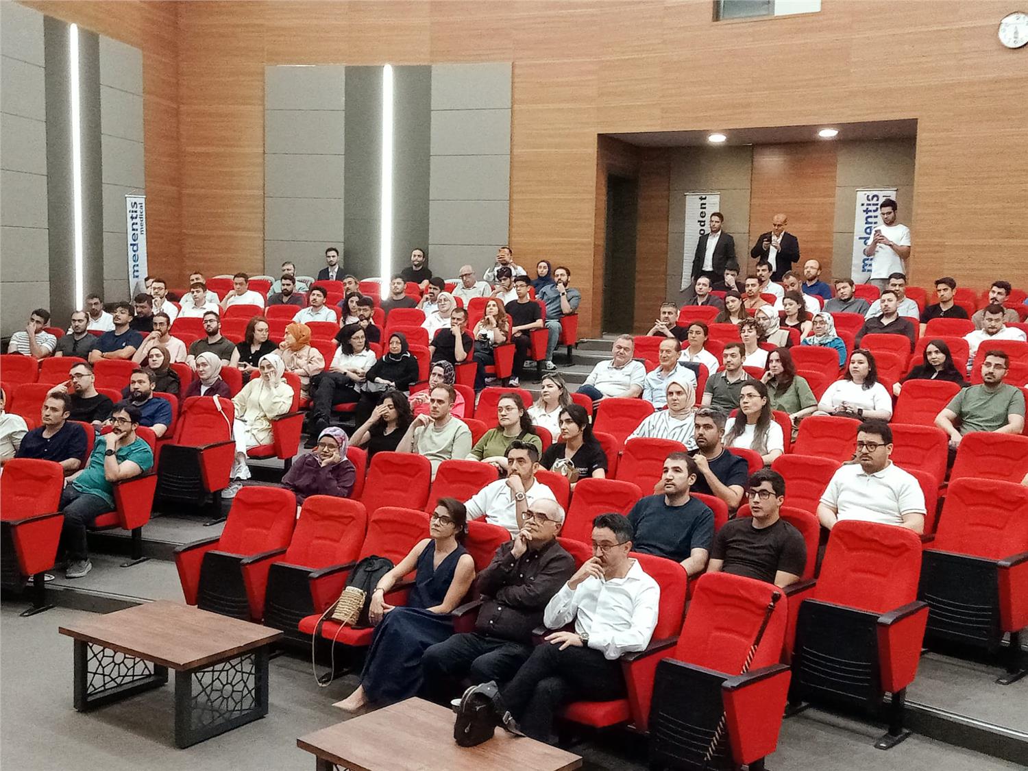 İmplant Cerrahisi Eğitim Programı Melikgazi Tiyatro Salonu'nda Yapıldı