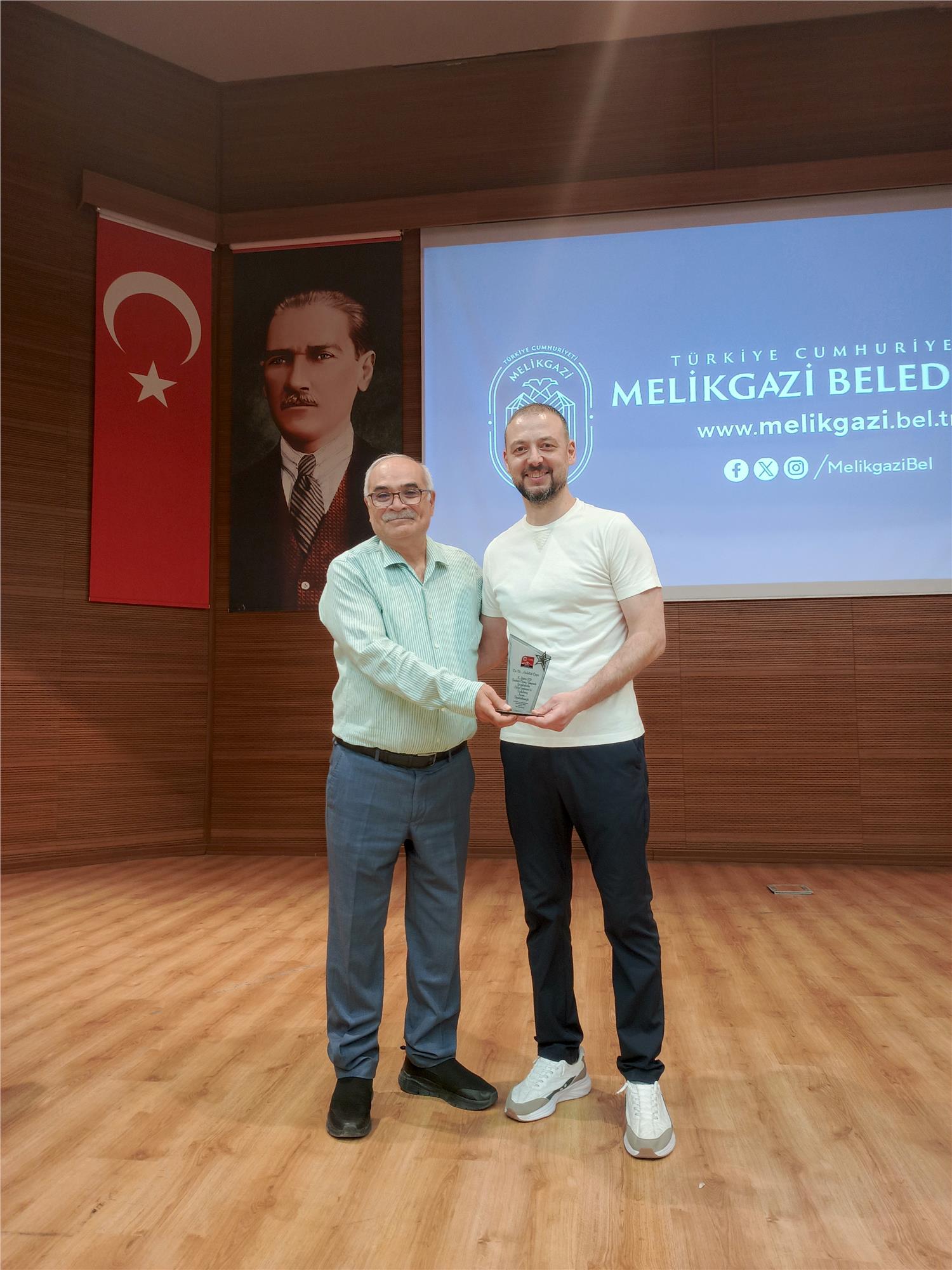 Monolotik Zirkonya Restarosyonlar Eğitimi