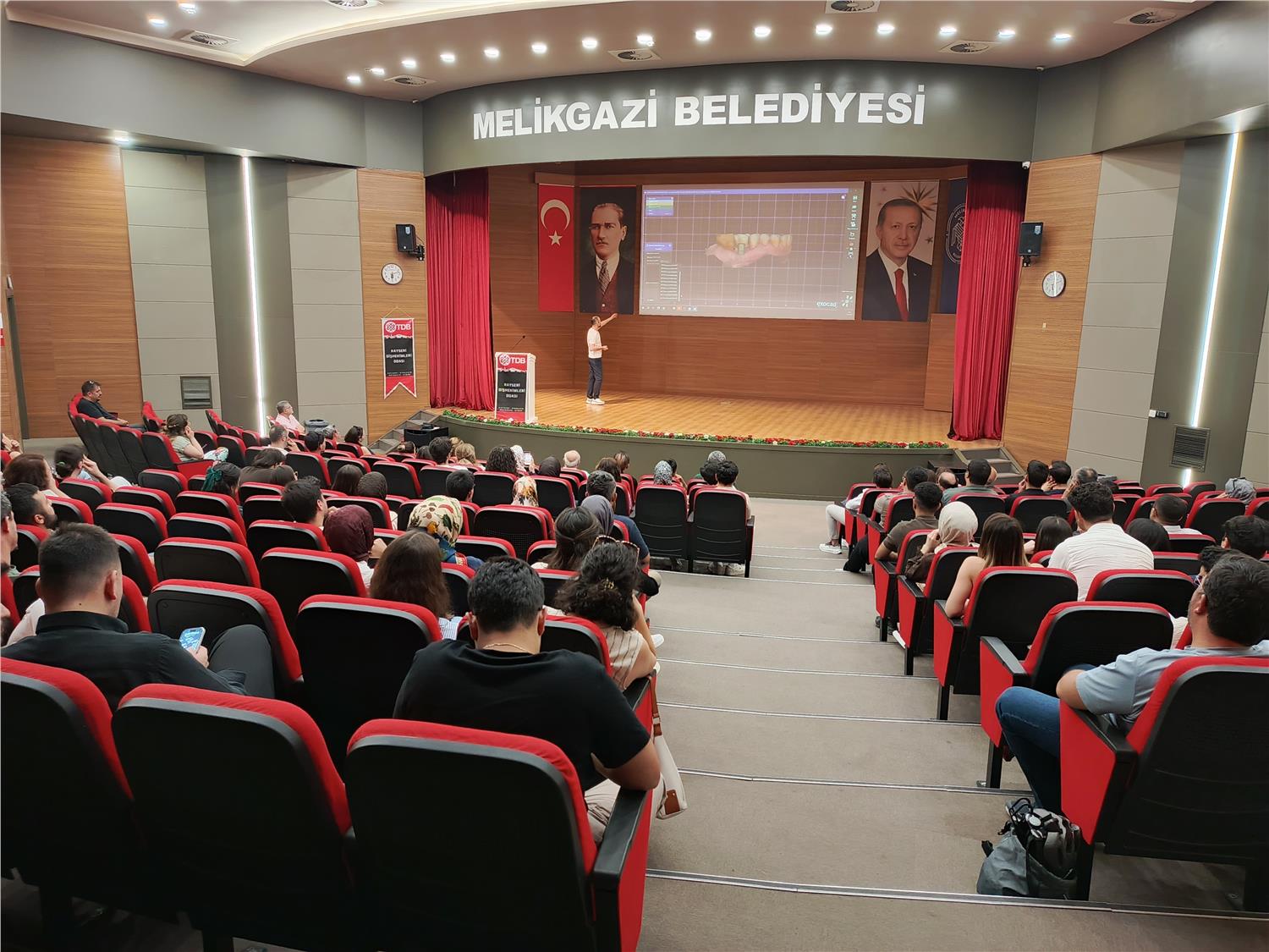 Monolotik Zirkonya Restarosyonlar Eğitimi